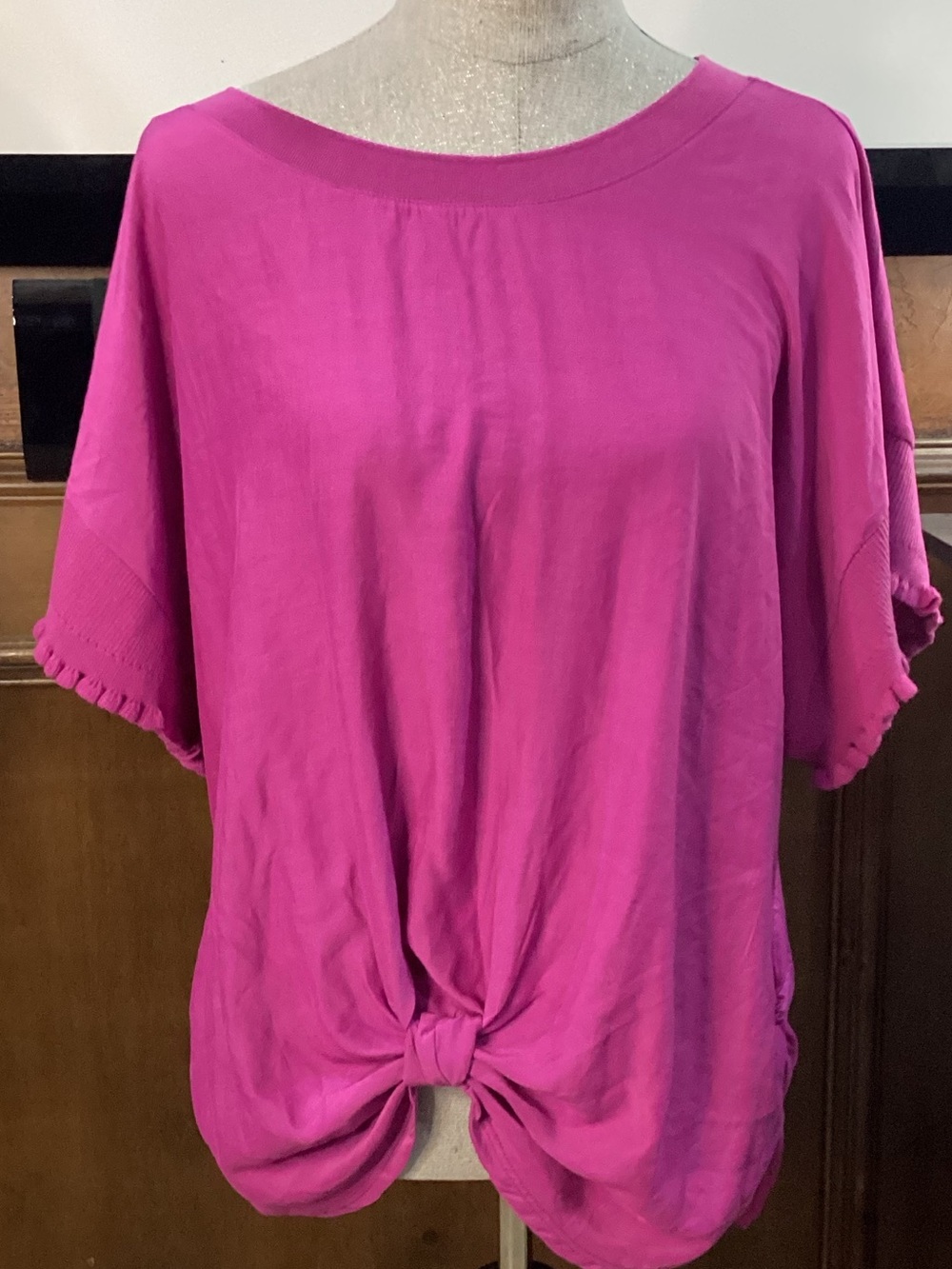 NWT SIZE 1X Democracy Bright Fuchsia Knot-Front Short Sleeve Tunic